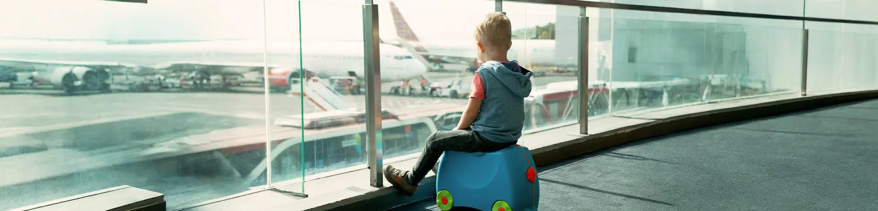 Alleinreisende Kinder